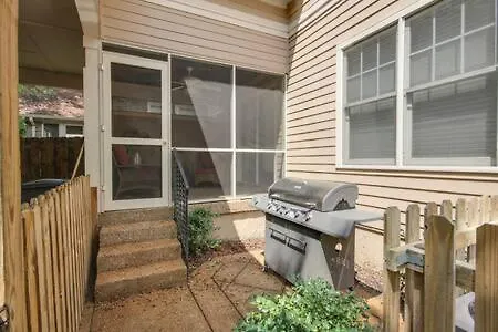 Modern Home Next To Vanderbilt Campus With Parking, Screened Porch & Workspace, Walk To Hillsboro Village, Fido & Pancake Pantry, Minutes To Music Row, 12 South & Broadway, Perfect For Families, Friends & University Visits-1
